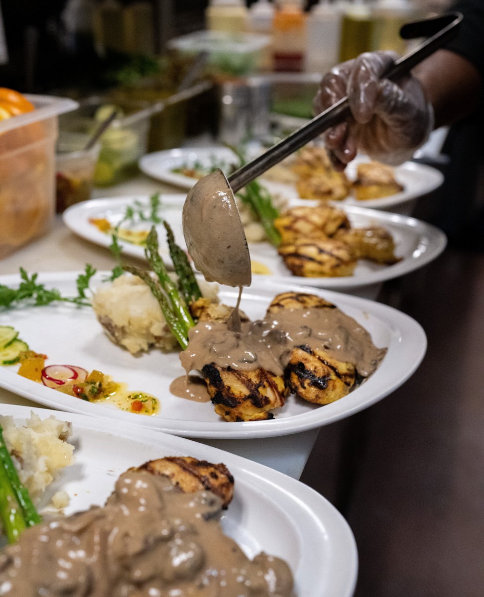 Madeira Monday 🤩🍗 #chickendinner #orlandofoodie #orlando #idrive