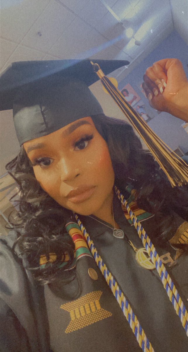 BankRollBreeski's tweet photo. Face card so fucking legit, &amp; she got brains to match ❤️ (only Twitter seen these lol) https://t.co/cBqwLkmHZW