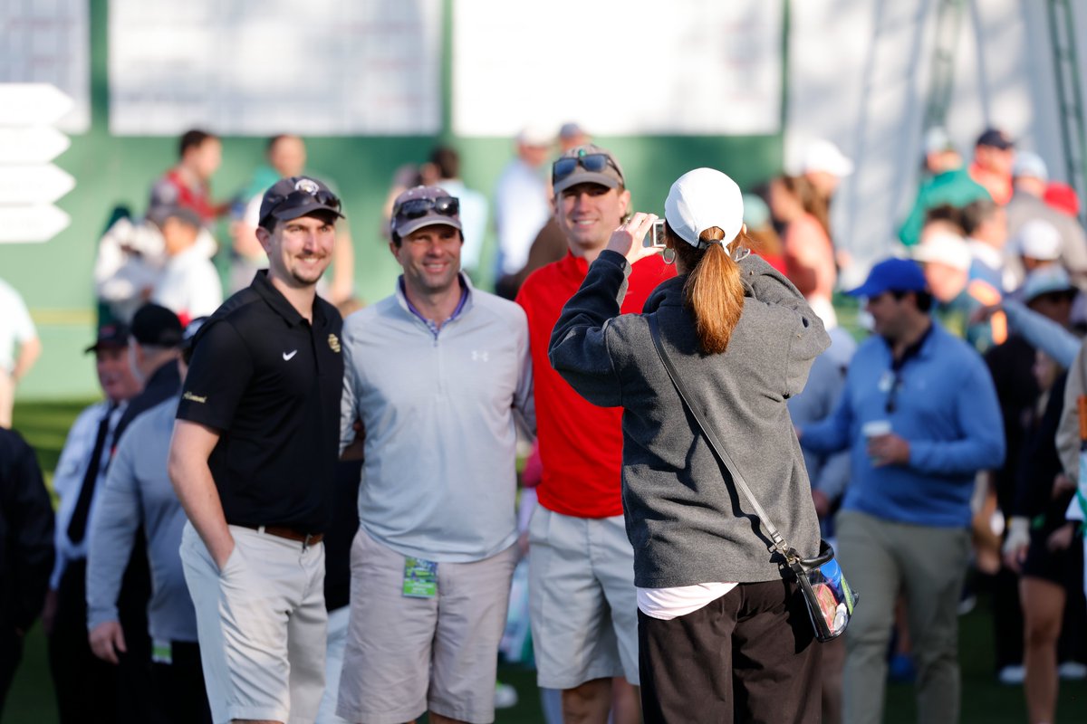 TheMasters's tweet photo. Patrons are back in full at Augusta National. #themasters https://t.co/DVidEeRgnF