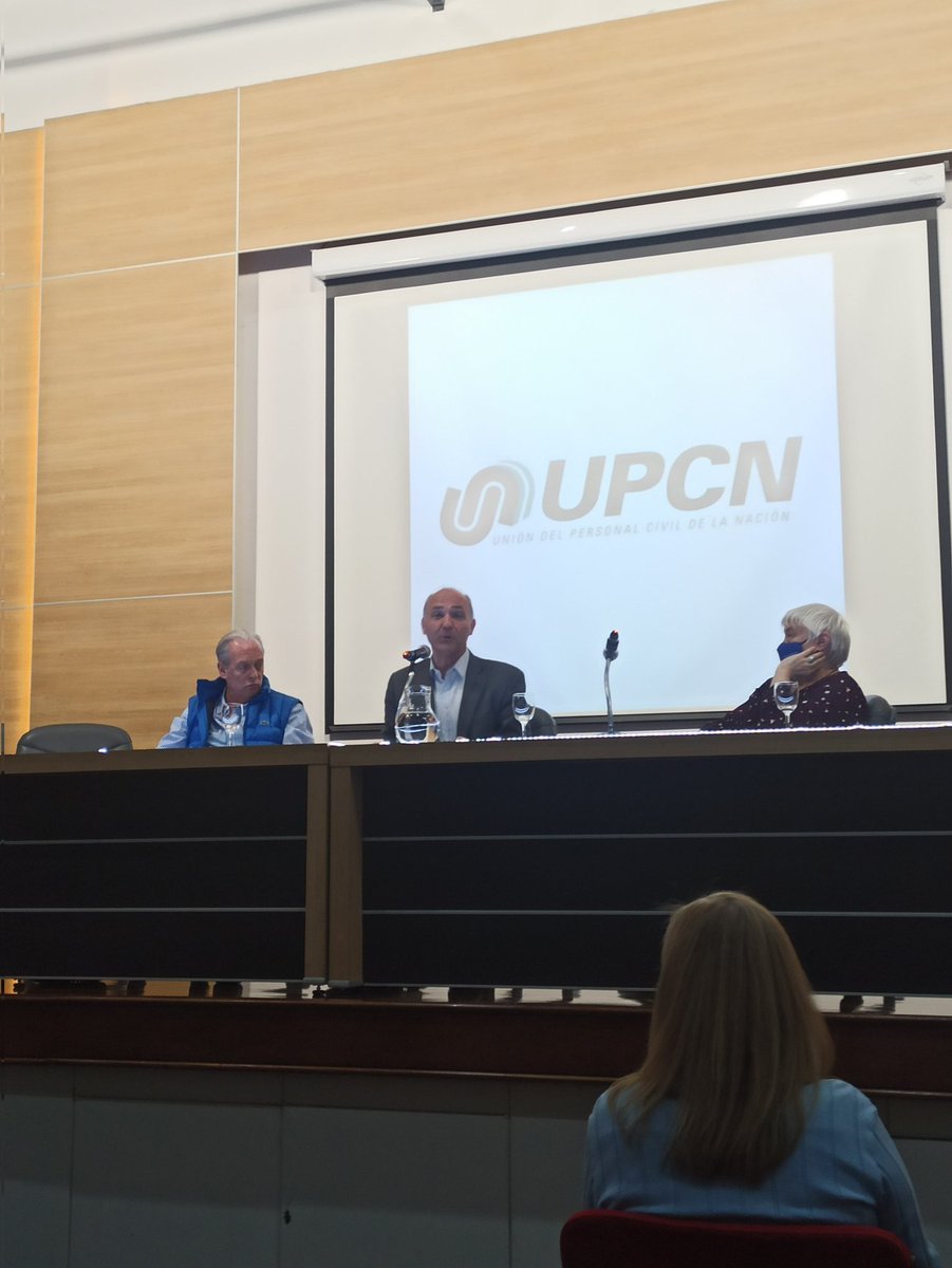 "Nadie puede amar lo que no conoce"

<a href="/grcarmonac/">Guillermo Carmona</a> en la casa de los trabajadores de UPCN en el lanzamiento de la Diplomatura Malvinas e Islas del Atlántico Sur.