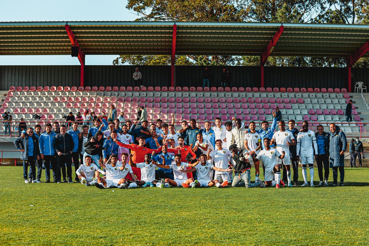 𝐒𝐮𝐛-𝟐𝟑 𝐪𝐮𝐚𝐥𝐢𝐟𝐢𝐜𝐚𝐝𝐨𝐬 𝐩𝐚𝐫𝐚 𝐚 𝐓𝐀Ç𝐀 𝐑𝐄𝐕𝐄𝐋𝐀ÇÃ𝐎 👏
📝 A crónica de um triunfo épico e com um sabor muito especial para ler em bit.ly/3LC845i

⚪🔵 #vilanovameuamor #amordeperdicao