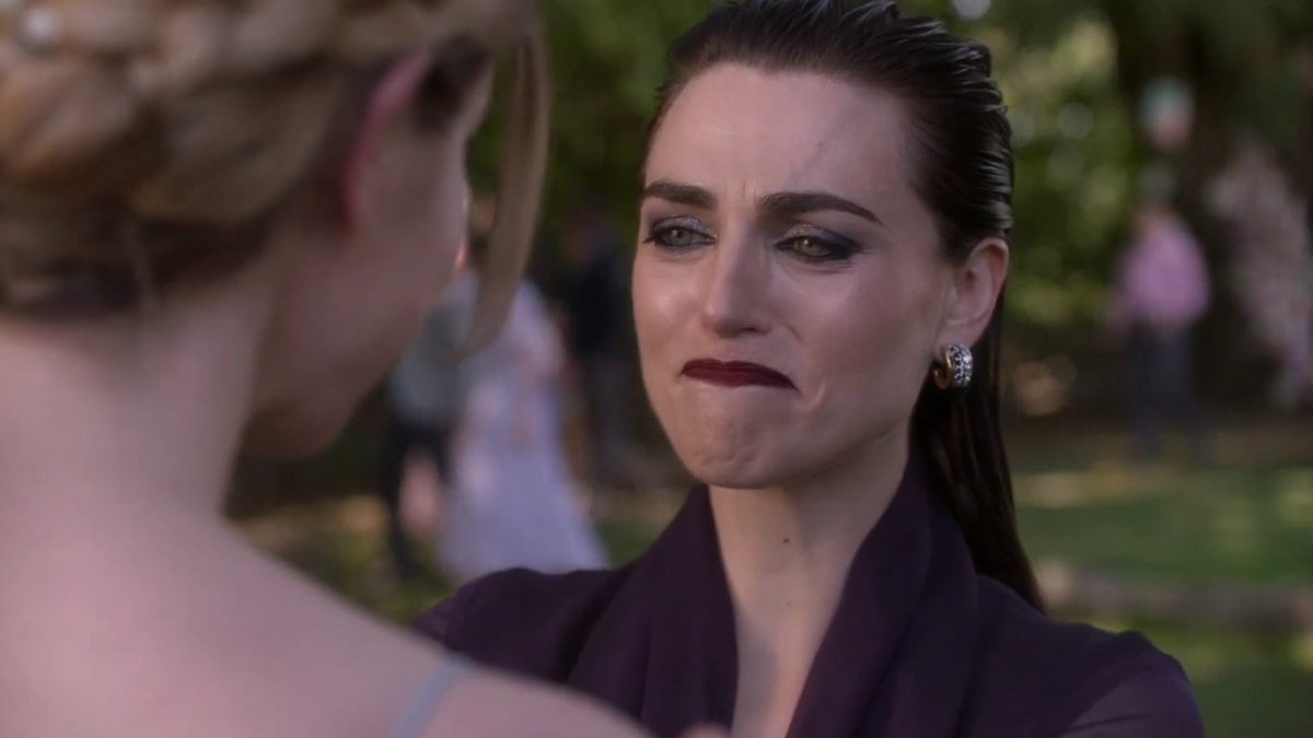 kaleluvers's tweet photo. Still not over Katie’s last scene being with Melissa..

“It’s the last big scene for my character, but then it’s also the last big scene for Katie. It’s a big deal for Lena, but it’s also a big deal for me. It’s been 5 years. We’ve lived in each other’s pockets.”
- Katie McGrath https://t.co/ssKDVW7v9K