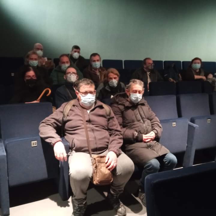 SaludMentalVAL's tweet photo. Gracias a @xochitldeleonlo de @ADONARtesocial y al programa #ButacaOberta de @GVAivc en #OcioAsiem ya hemos disfrutado en el #Rialto de: Germans, hace dos semanas y Els Villalonga, el jueves de la semana pasada.
Estamos deseando que se levante el telón de la próxima.
#SalDeCasa https://t.co/NNKFUDnGXS