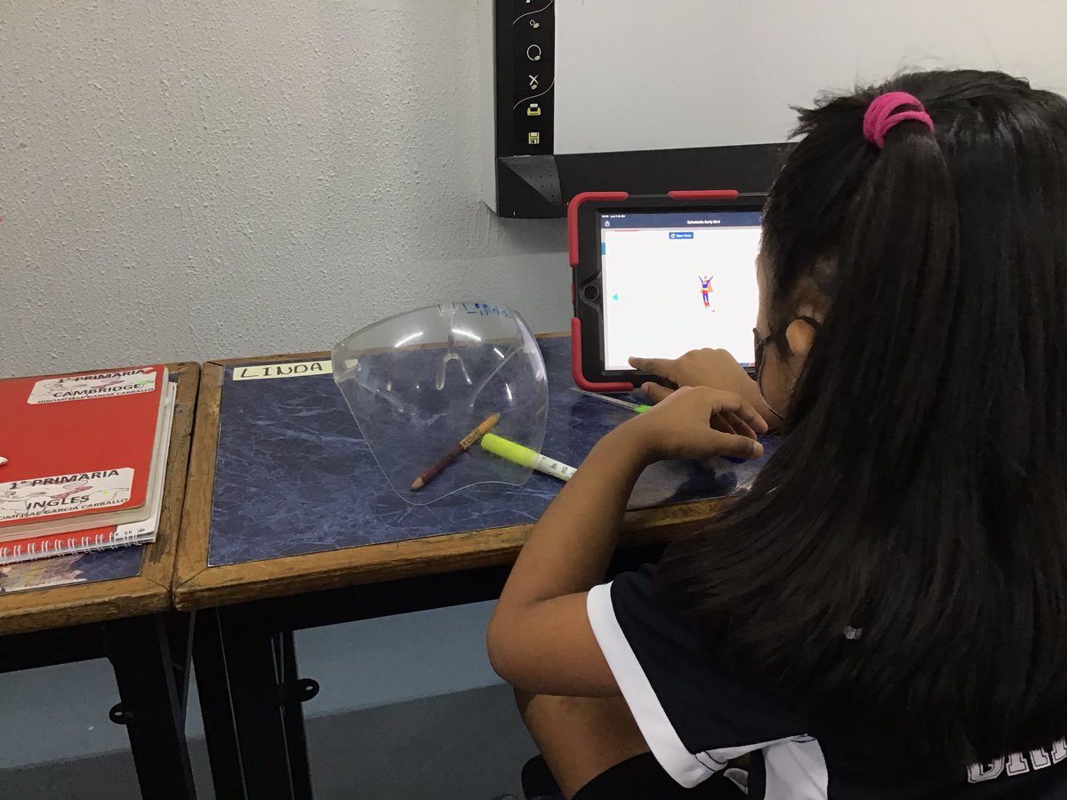 CSACoaMissMafer's tweet photo. Students enjoy reading and learning about Polar Bears 🐻‍❄️❄️ while using Scholastic: Early Birds for kids📚📖
@AppleEDU @ColegioSnAngel_ 
#ADSinProcess #ColegioSnAngel #Knotion #CSACoatzacoalcos https://t.co/4wZnmnJ8EL