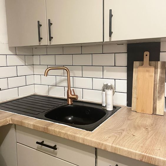RustOleum's tweet photo. Make your kitchen a place for all to gather… and to show off your #PrideInTheMaking.
On Instagram:
📸 1 : @ athomeinourmidford
📸 2 : @ homebythemere
📸 3 : @ mylovelylittlecouncilhouse
📸 4 : @ tinker.tweak https://t.co/dwdSHw6I7v