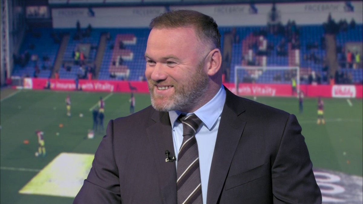 Rooney : "Tôi ghét phải chơi cạnh với anh ấy tại MU, nếu có cơ hội chắc tôi sẽ đấm anh ta mất." 7 Rooney : "Tôi ghét phải chơi cạnh với anh ấy tại MU, nếu có cơ hội chắc tôi sẽ đấm anh ta mất."