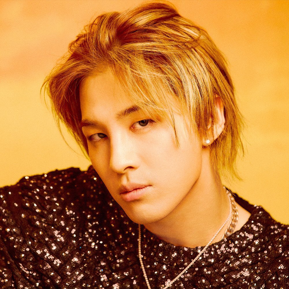 jiyongz's tweet photo. mas esse cabelo aqui foi a maior felicidade do fandom em anos depois de tanto cabelo feio do youngbae #faleitoleve https://t.co/OC1QDnYohp