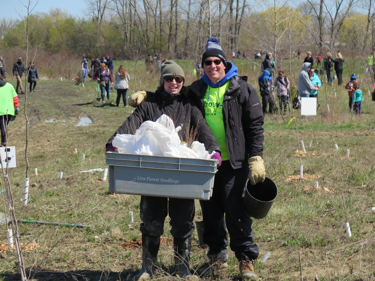essexregionca's tweet photo. Celebrate Earth Day on Sunday, April 24, 2022 and help plant more than 2,200 native trees in the City of Windsor. Trees generously provided by @ENWINUtilities @TreeCanada @LCBO. #TreeCanada, #ArbresCanada #EarthDay #PlaceforLife
Sign up today at:
https://t.co/cICNE6izdT https://t.co/RiUrEU7dUW