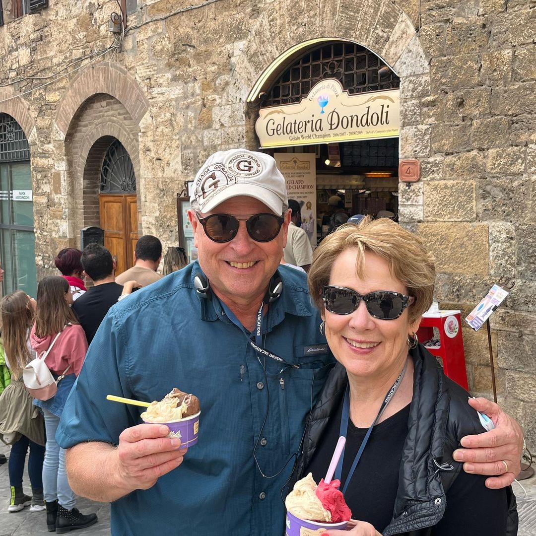 #Icecream just makes everything better, wouldn't you agree? 🍦😋 
Ou guests, who are currently on the Best of Italy tour with Travel Director @margaret_insighttd , enjoyed the best ice cream in #Italy at @gelateriadondoli_official  🇮🇹 #gelato #travel #visititaly <a href="/Italia/">Italia.it</a>
