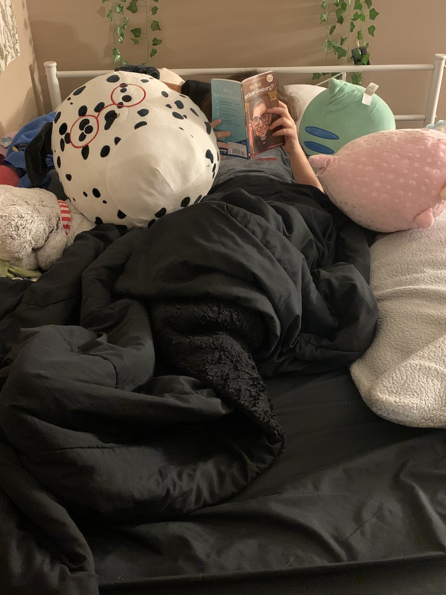 DubsD91's tweet photo. Spring Break Reading Challenge! Wear sunglasses while you read, read to a stuffed animal, or read outside. The possibilities are endless! @Lockport91 😎🧸 https://t.co/edWED87SqB
