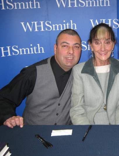 SmithXray99's tweet photo. R.I.P JUNE BROWN  . VERY SAD NEW💛♥️. https://t.co/y5yTzjEIfV