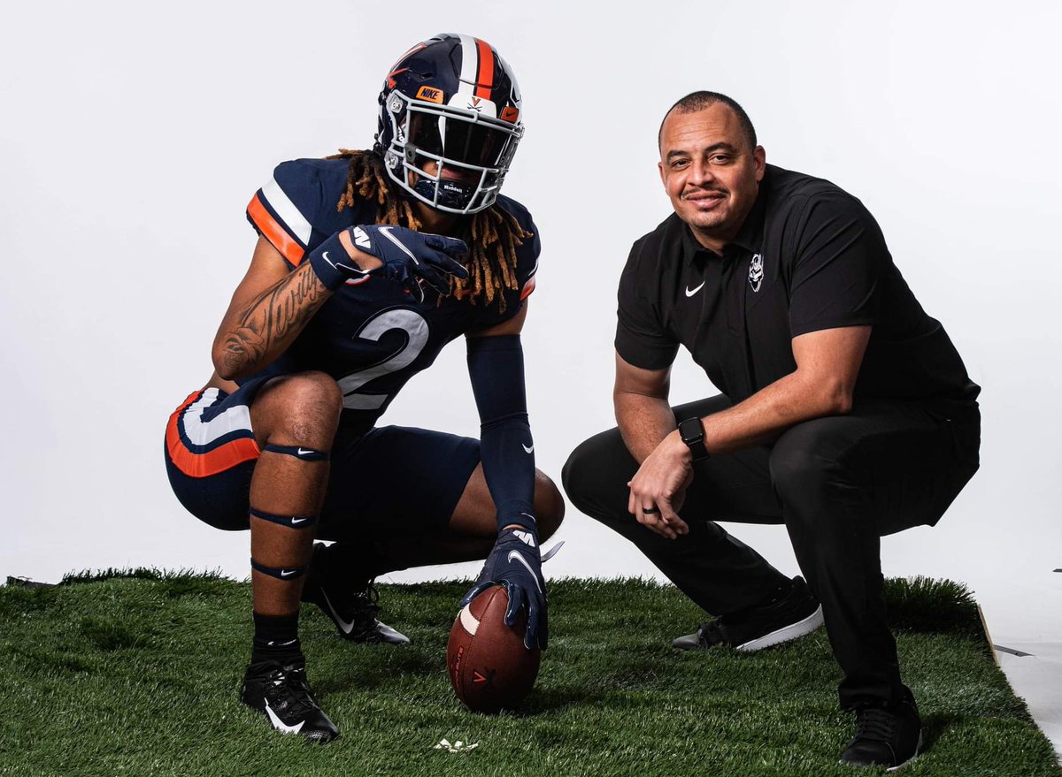 dakota_twitty's tweet photo. Some People are built for the Moment! We are family! #Bloodline #LitLikeTwitt #Next1Up #IAmNotRegular #Blessed @UVAFootball @Coach_TElliott @coachmhagans @Coach2J @coachdeskitch @BrookBratt08 @dylan_twitty @TwittyTown3 @TwittyCoach @TJCAOfficialFB @threat_sports @TJCAAthletics https://t.co/SuazvD8hRj