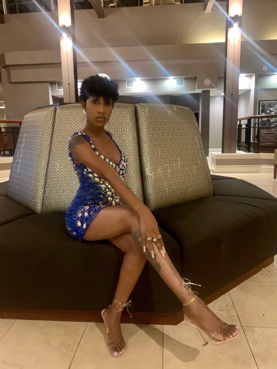 vanessablingVB's tweet image. Sitting cute 🥰 #vanessabling