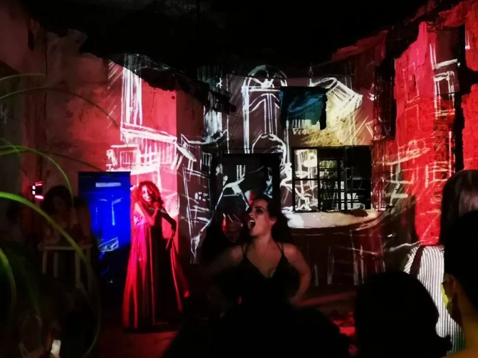 BienalHabana's tweet photo. #Repost @studiofelipedulzaides
@centrobahia
#enRegla #14BienaldeLaHabana
"La puesta en escena de la obra "Balada del pobre BB" por Impulso teatro en el proyecto Centro Bahía fue un hecho inolvidable; Una reafirmación de que el arte es un hecho vivo, palpable, transformador". https://t.co/8yu2BLVX4c