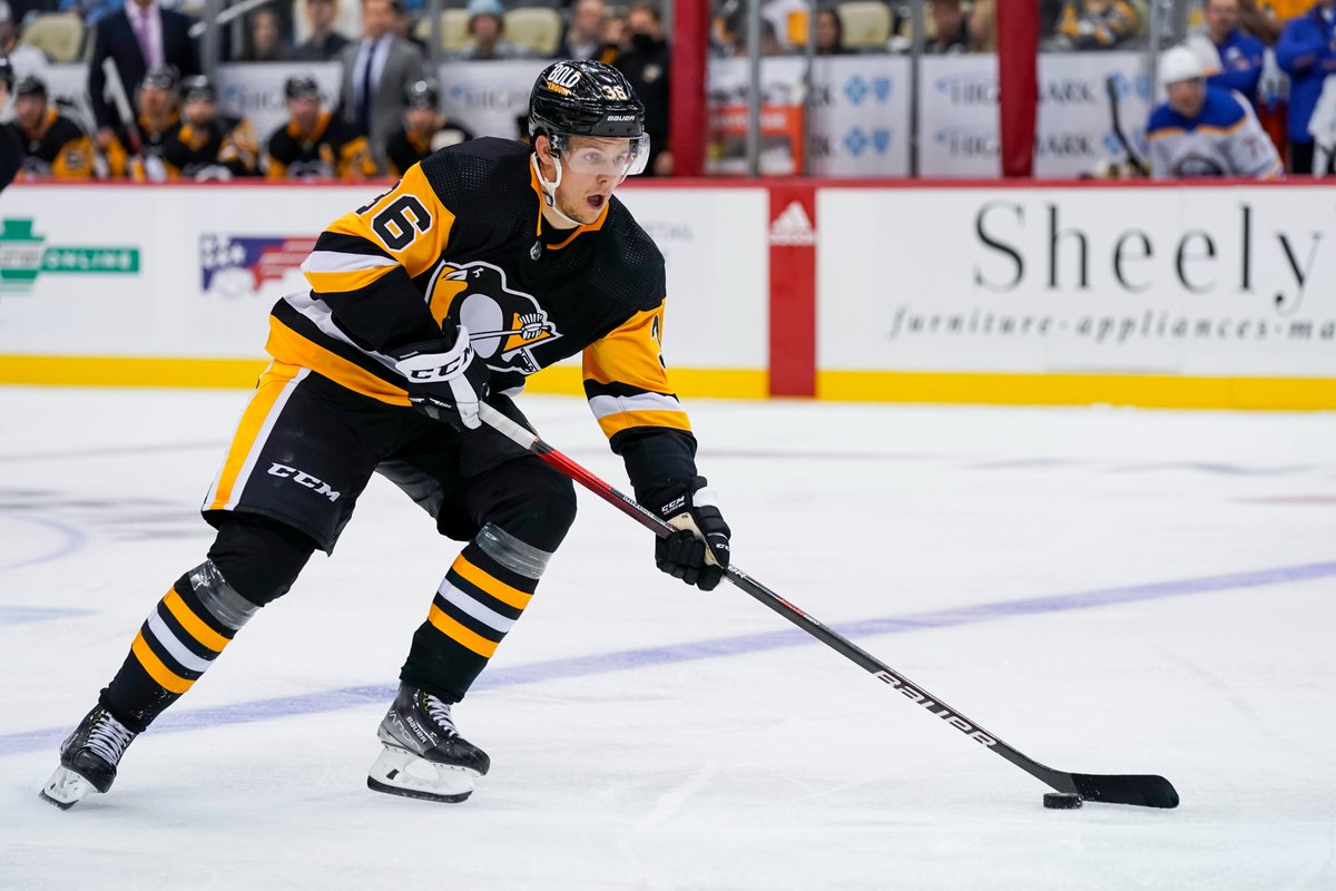 The Penguins have recalled forward Filip Hallander from the <a href="/WBSPenguins/">x - Wilkes-Barre/Scranton Penguins</a> on an emergency basis.

Hallander, 21, has appeared in 52 games with WBS this season, scoring 10 goals and 13 assists. His 23 points rank third among all WBS rookies. 

Details: pens.pe/38fJwk3