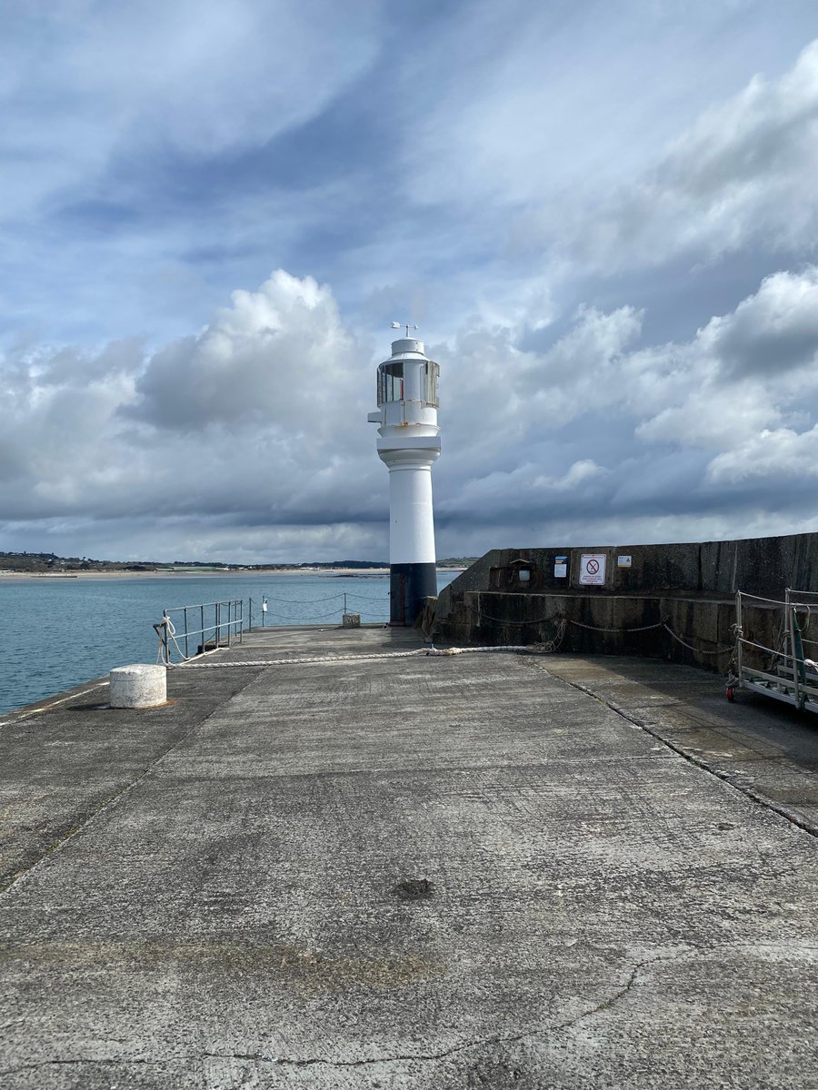 Short visit to the wet dock in Penzance after cleaning the rooms in the Hostel. After 15 in the sun was out to raise the spirit's and a nice coffee made us smile.
#landsendhostel #southwestcoastpath #walkingcornwall #beautiful #cornwall #landsend #penzance #wetdock