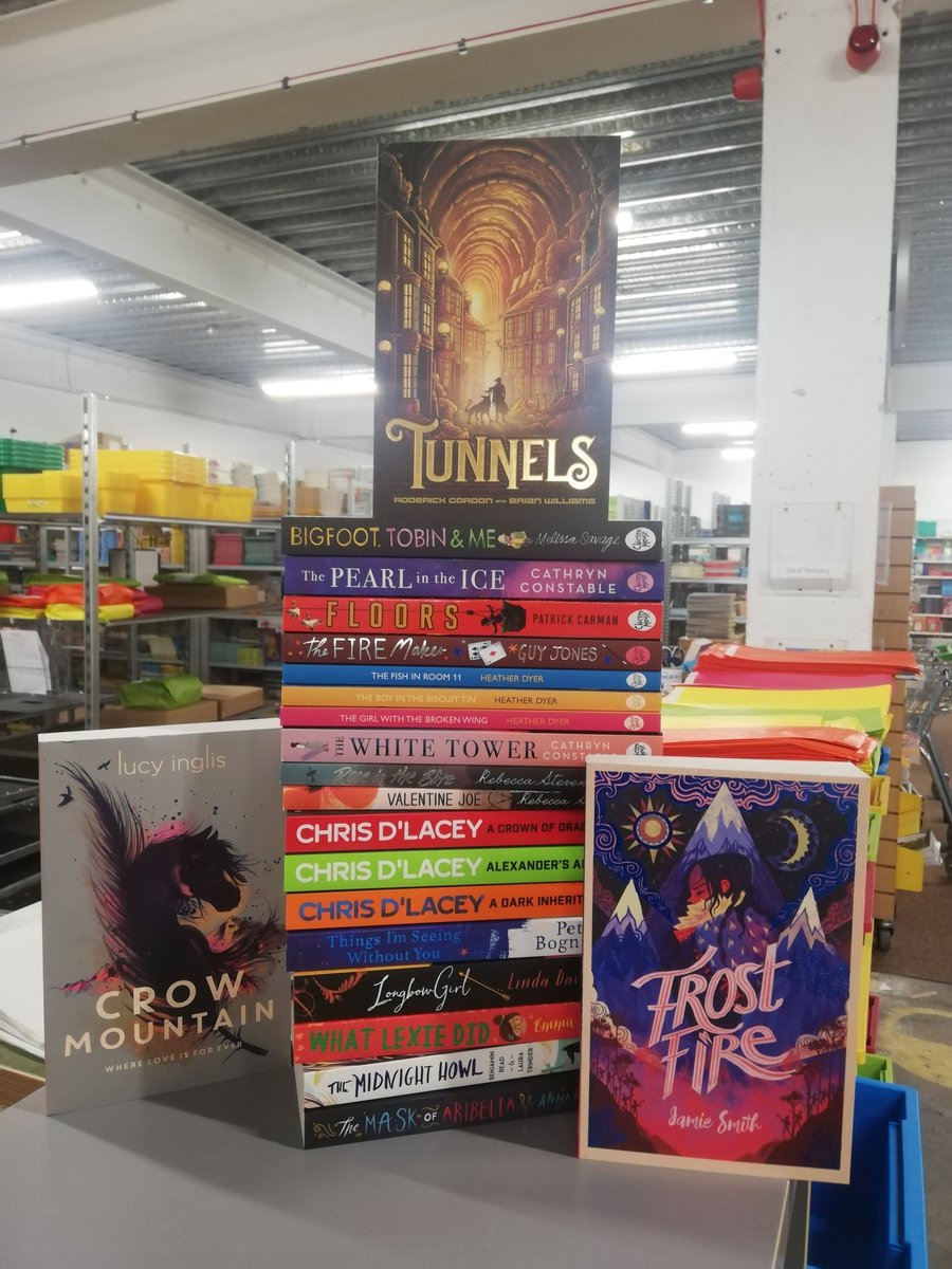 Booksforbugs's tweet photo. The Chicken House delivery is being unpacked! We will add all these lovely new books to the website tomorrow. All just Β£2.50 each.
#chickenhouse #newbooks #chapterbooks #primaryreads https://t.co/mkEuD54SSX