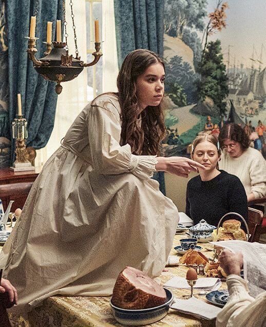 TrHailee's tweet photo. Hailee Steinfeld is Artwork by God 😍

#Day855 https://t.co/xbIEp5CVTv