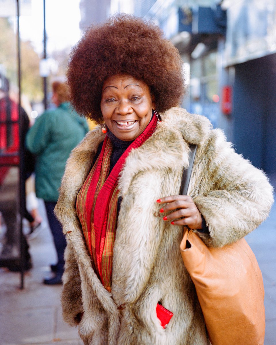 teddyfitzhugh's tweet photo. Lady with Red, London, 2021 #photography #portraitphotography https://t.co/9G70czJgLa