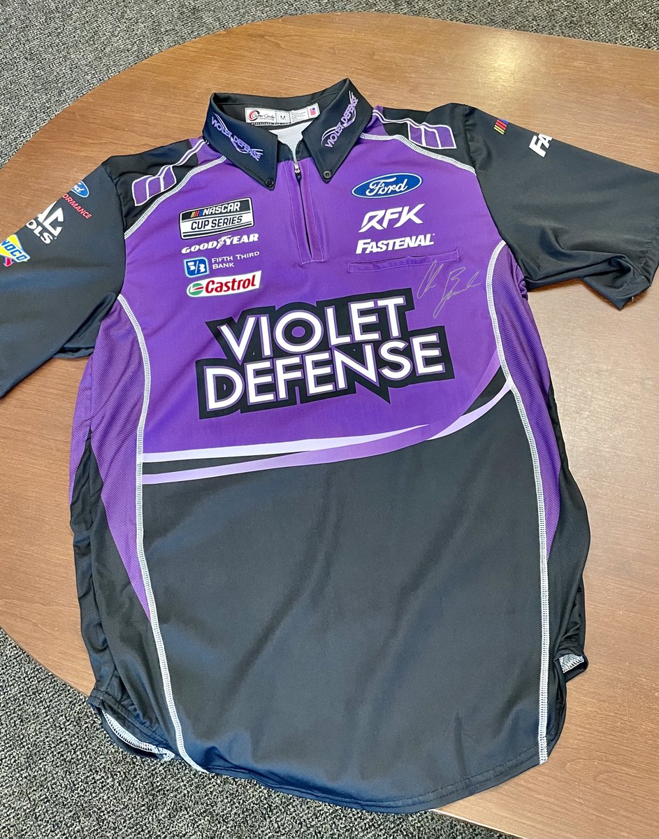 GIVEAWAY! 🙌🏼

We've got a @VioletDefense crew shirt signed by <a href="/Chris_Buescher/">Chris Buescher</a> for y'all! 

Want a chance to win? Do this:
1) RT this tweet
2) FOLLOW us <a href="/RFK17Team/">No. 17 Team</a> 
3) TAG a friend in the comments

Winner picked tomorrow evening! #VioletvsViolet