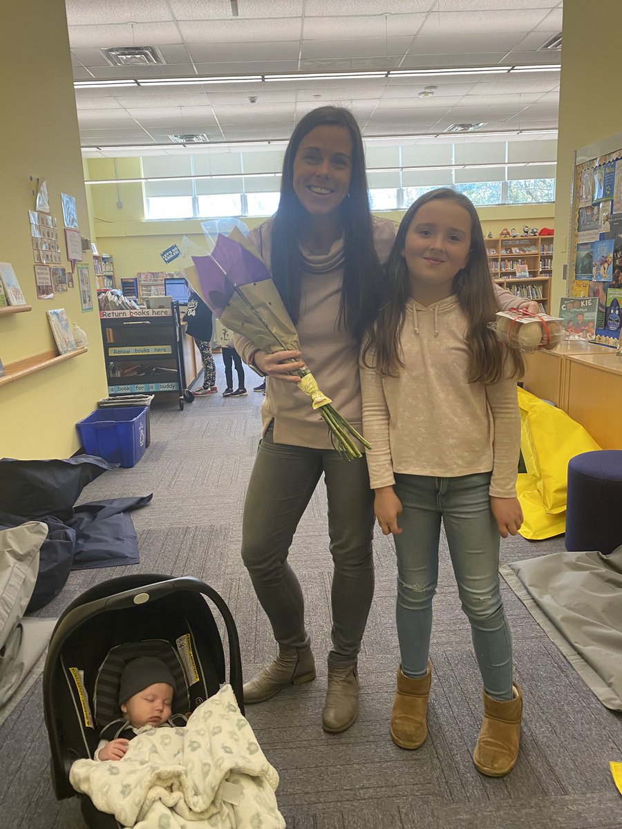 MTL_FWLibrary's tweet photo. Feeling so special and spoiled by the amazing #fleetwood PTO for delivering beautiful flowers and farm-fresh eggs for National School Librarians day! @MtLaurelEA #SchoolLibrarianDay 📚🥰 https://t.co/ECteoHoBvk