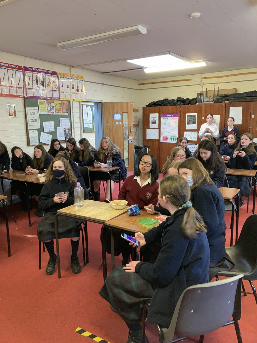 SMCNlearninghub's tweet photo. A very positive start to teaching and learning week @StMarysCollege . Great to see so many joining our leaders of learning in the learning hub #developingleadershipbuildingfriendships https://t.co/YWr2IPwjUv