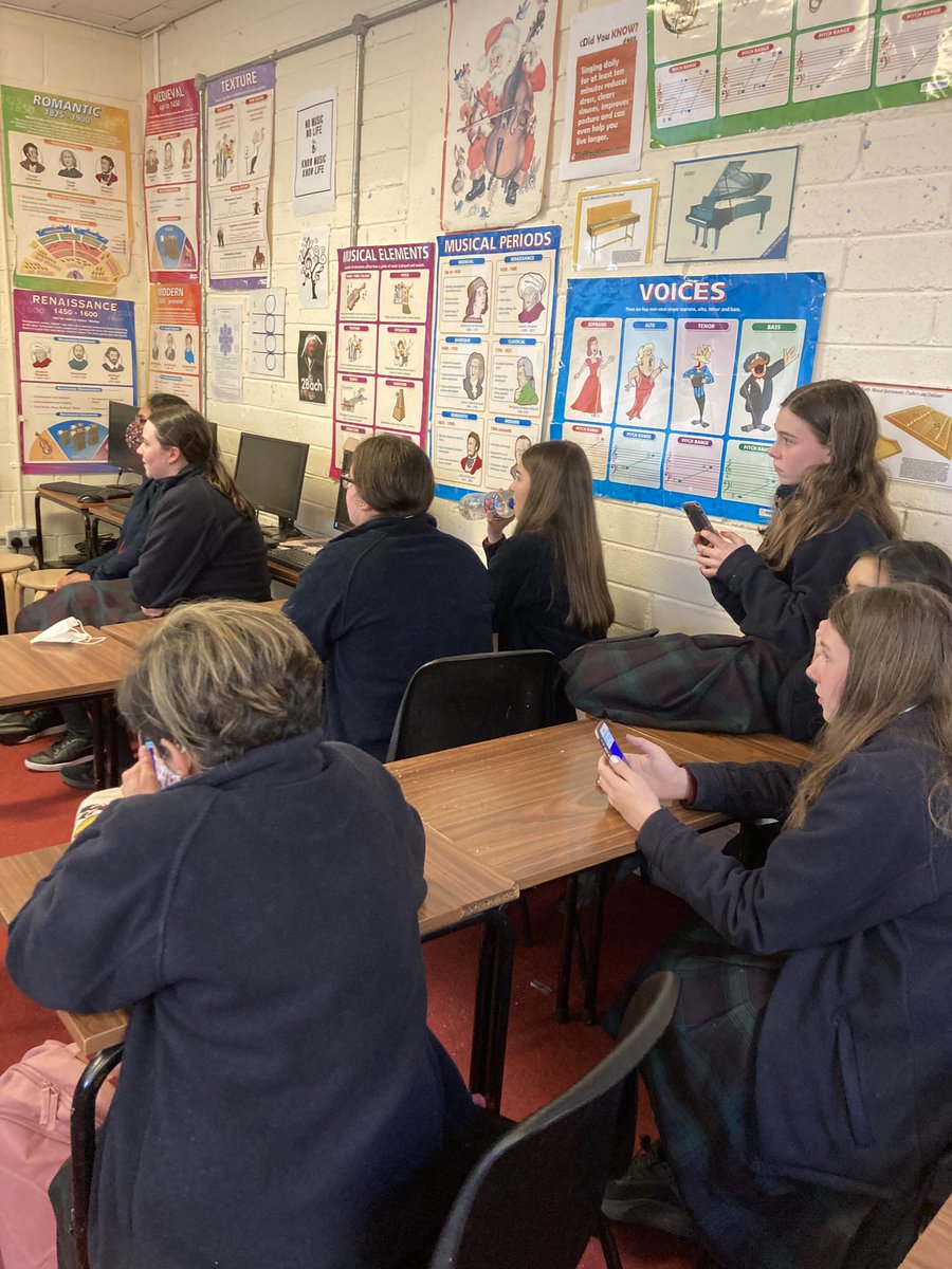 SMCNlearninghub's tweet photo. A very positive start to teaching and learning week @StMarysCollege . Great to see so many joining our leaders of learning in the learning hub #developingleadershipbuildingfriendships https://t.co/YWr2IPwjUv