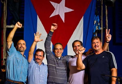 Pedro_ART20's tweet photo. Honores para ellos, que sufrieron la prisión por defender nuestra patria #SegurosEnCuba https://t.co/8zcM2s3KY2