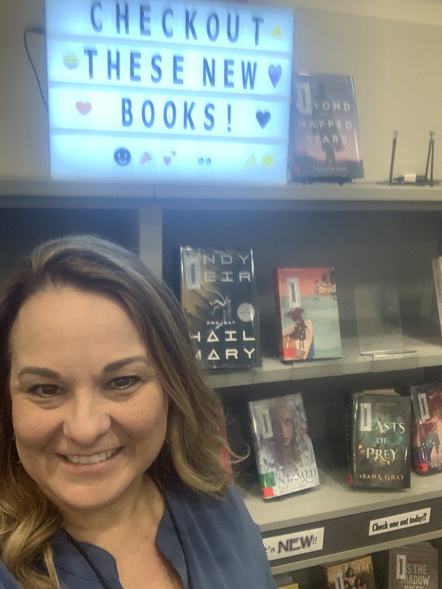 Happy #NationalLibraryWeek !One of the students' fav spots in the CRHS library is the "New Books" display! Always replenishing titles! #CincoReads #CPOE <a href="/katy_libraries/">Katy ISD Libraries</a>