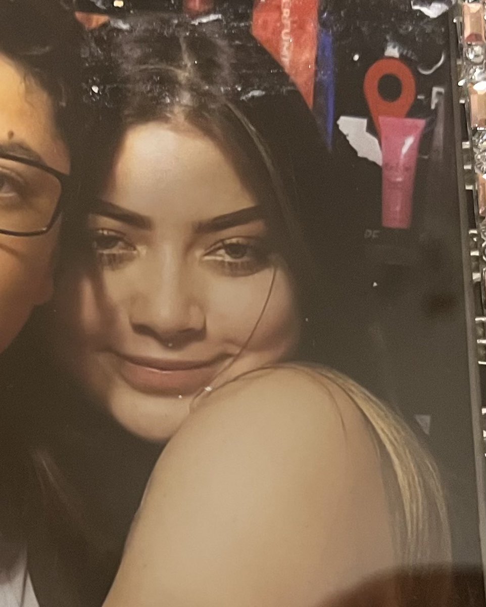 21yo Yamile Martinez-Andrade of Selma was among the six killed in the Sacramento shooting early Sunday morning. Her family tells me they are heartbroken and still in shock. 😢 <a href="/ABC30/">ABC30 Fresno</a> <a href="/SacPolice/">Sacramento Police Department</a> 
abc30.com/amp/sacramento…