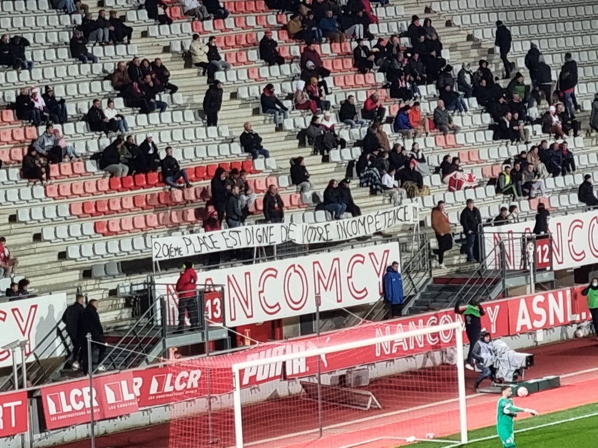 Ultras France tweet media