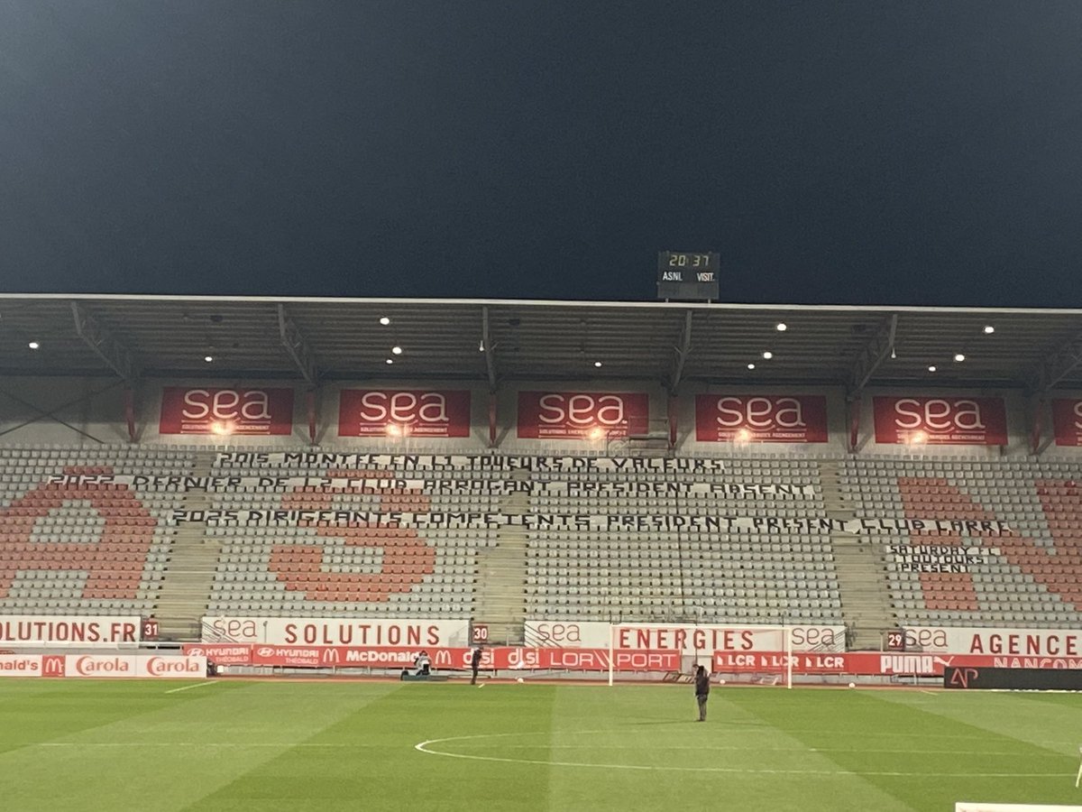 Ultras France tweet media