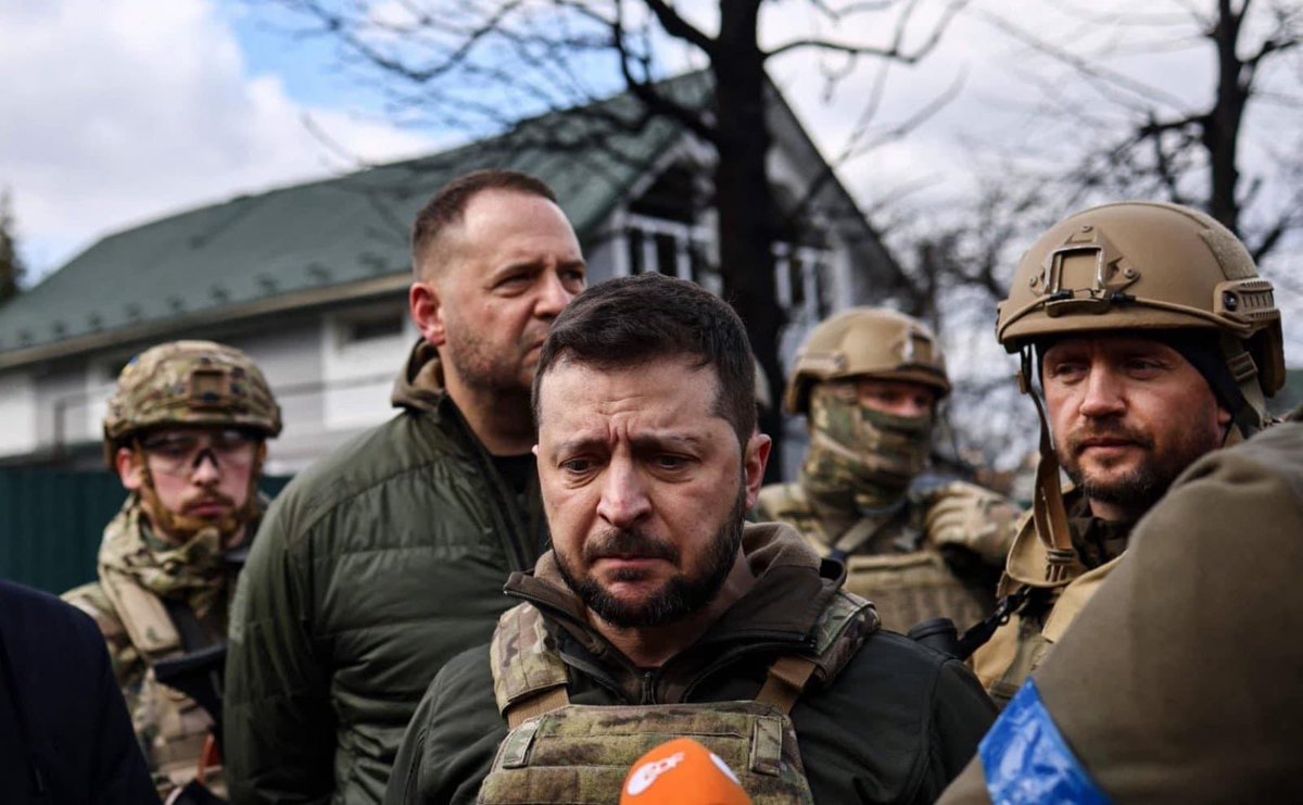 DefenceU's tweet photo. When your people are brutally murdered in the XXI century… Bucha. Mass burial of civilians.
#BuchaMassacre
#stoprussia https://t.co/bkiuN9ZkET