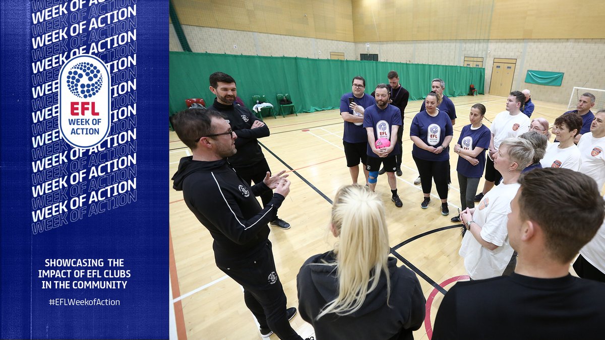EFL's tweet photo. ⚽️🧡 A team talk from the @LutonTown boss!

Nathan Jones visited @LTFC_Community's walking football session this evening, which is a maintenance programme for participants that have improved their lifestyle via the Fit Fans programme. 💪

#EFL | #EFLWeekofAction | @EFLTrust https://t.co/TGuKZWd35a