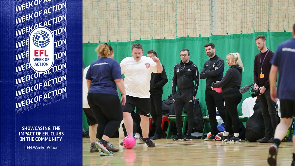 EFL's tweet photo. ⚽️🧡 A team talk from the @LutonTown boss!

Nathan Jones visited @LTFC_Community's walking football session this evening, which is a maintenance programme for participants that have improved their lifestyle via the Fit Fans programme. 💪

#EFL | #EFLWeekofAction | @EFLTrust https://t.co/TGuKZWd35a