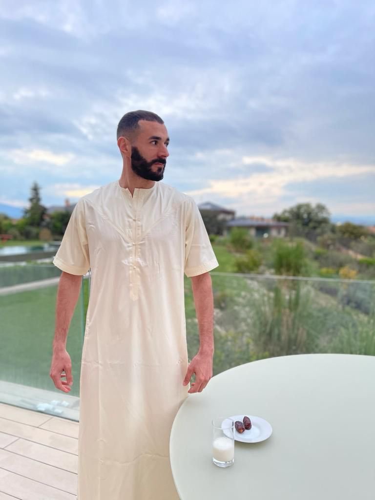 lnstantFoot's tweet photo. Karim Benzema : "Le ramadan n’a aucun impact. Ça fait partie de ma vie et ma religion fait du ramadan une obligation. Pour moi, c'est très important et je me sens bien quand je jeûne." (@esquire) https://t.co/gzSC8M4O4P