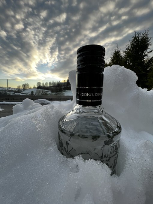 This is what snow in the springtime  was made for.. agree? https://t.co/KlZNHKHQx1