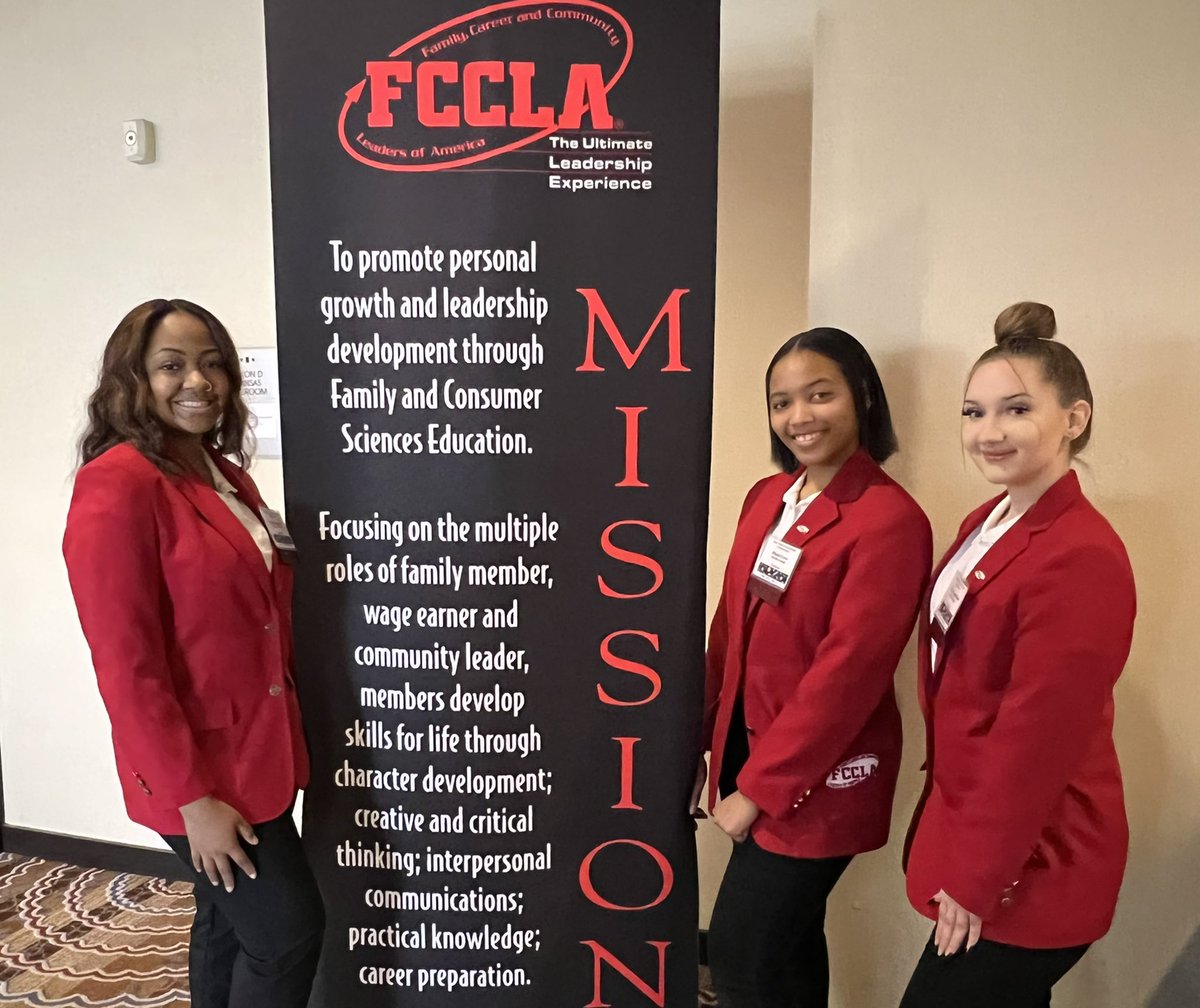HeightsFACS's tweet photo. 2022 @KSFCCLA STAR event competition is complete. Now we wait for awards ceremony tomorrow! So proud of these young women and their efforts this year! Chapter Service-De’Azia, Zhane’, Becca and Teach &amp; Train-Taylin #HeightsFCCLA https://t.co/WHUU8xpZn1
