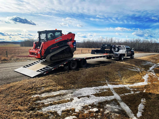 Did you know? We offer a pickup and delivery service at each of our locations for all your Kubota needs! Whether it is an annual service or a machine down give our friendly service teams a call to book your pickup today!😄☀️ 

tractorland.ca