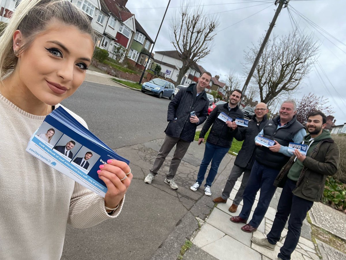 Great response on the doorstep tonight in Southgate Ward. Residents angry about Bins, LTNs and Greenbelt! <a href="/elisa4southgate/">Cllr Elisa Morreale</a> <a href="/stephanosio/">Cllr. Stephanos Ioannou</a> <a href="/AndyCllr/">Cllr Andy Milne</a>
