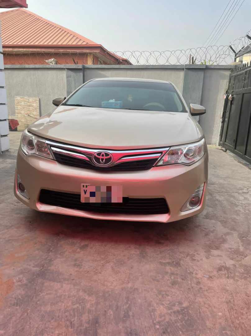 Ayyo_mide's tweet photo. Toyota Camry 2013.  
Belgium standard💯
First body! 👍
4.5m only 💰 

Send a direct message for further enquiries or assistance. 📩

#TrendingNow #AbujaTwitterCommunity #AbujaCommunity #Naijacars #abujacars https://t.co/yWXeclIVvd