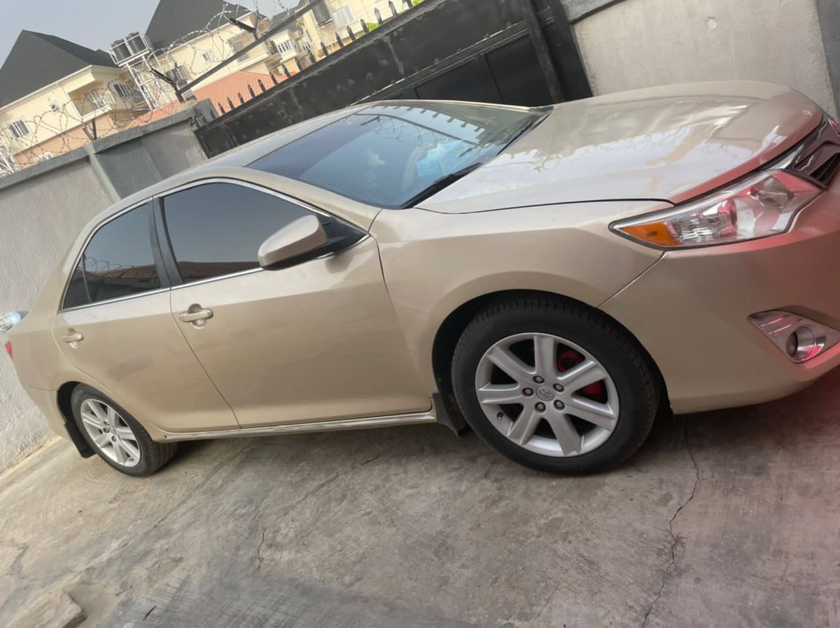 Ayyo_mide's tweet photo. Toyota Camry 2013.  
Belgium standard💯
First body! 👍
4.5m only 💰 

Send a direct message for further enquiries or assistance. 📩

#TrendingNow #AbujaTwitterCommunity #AbujaCommunity #Naijacars #abujacars https://t.co/yWXeclIVvd