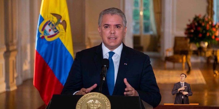 "La Fiscalía de mi amigo Francisco Barbosa no traslada fiscales incómodos y destacados: los relocaliza desde una perspectiva de fortalecimiento territorial del ente acusador".