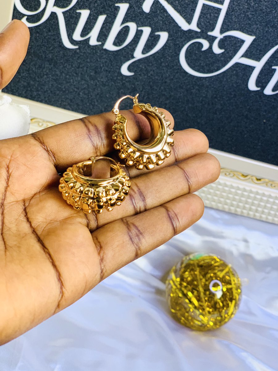 AlaoOluwaremil1's tweet photo. @mrmacaroni I sell jewelry, customized jewelry and accessories 
Based in Ibadan 
WhatsApp 08154030732
Instagram _rubyhub

Thank you sir https://t.co/jvUPbmA0sm