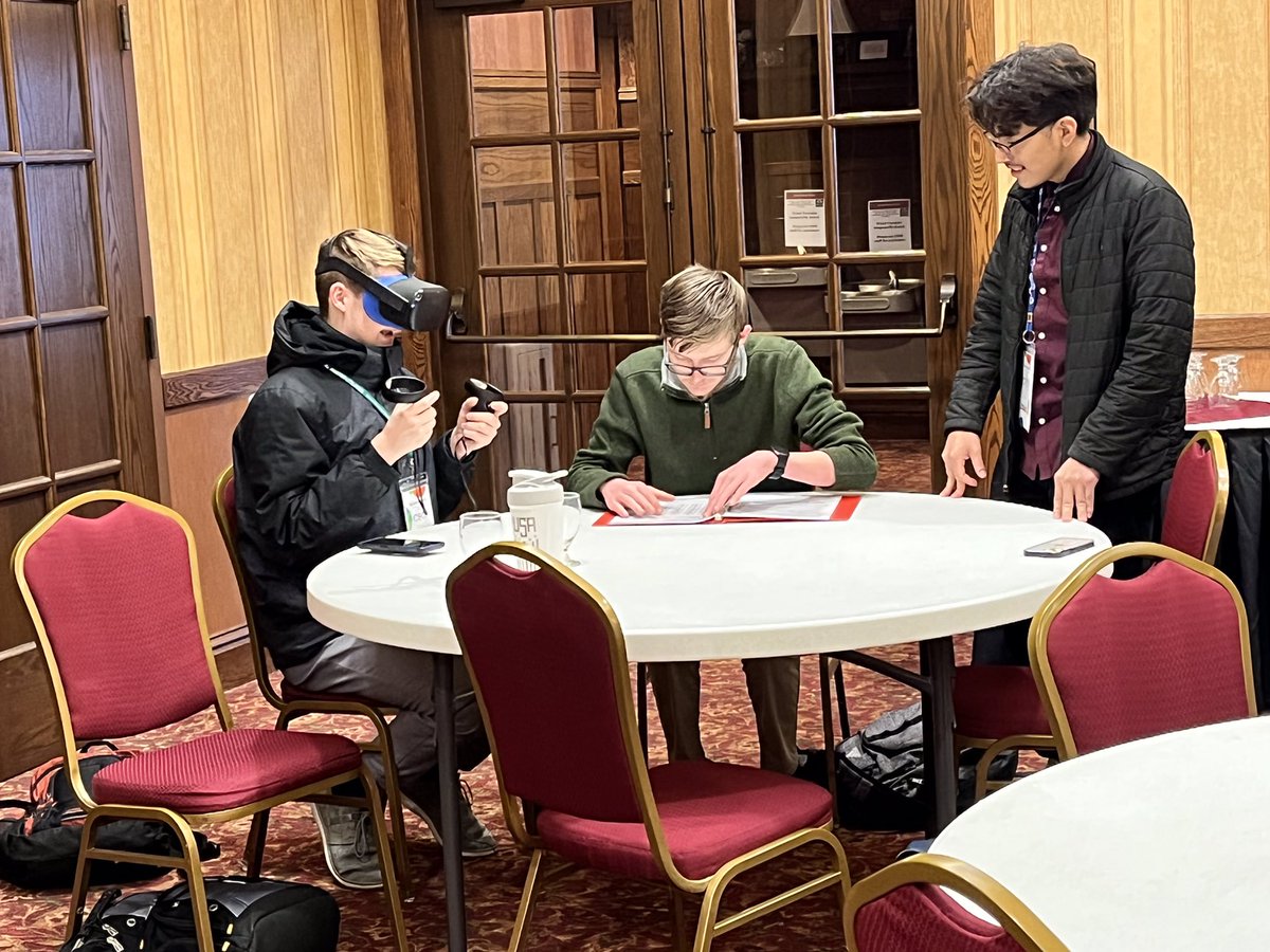 MowerCeo's tweet photo. Amy Thuesen joined us today to share about social selling and how to maximize on this with student businesses. She gave great tips about how to build their online content to keep the customer engaged &amp; coming back. We also had some VR fun! @isd492 
@PackerPowerUp @PacelliCatholic https://t.co/UNMNRkqA3l