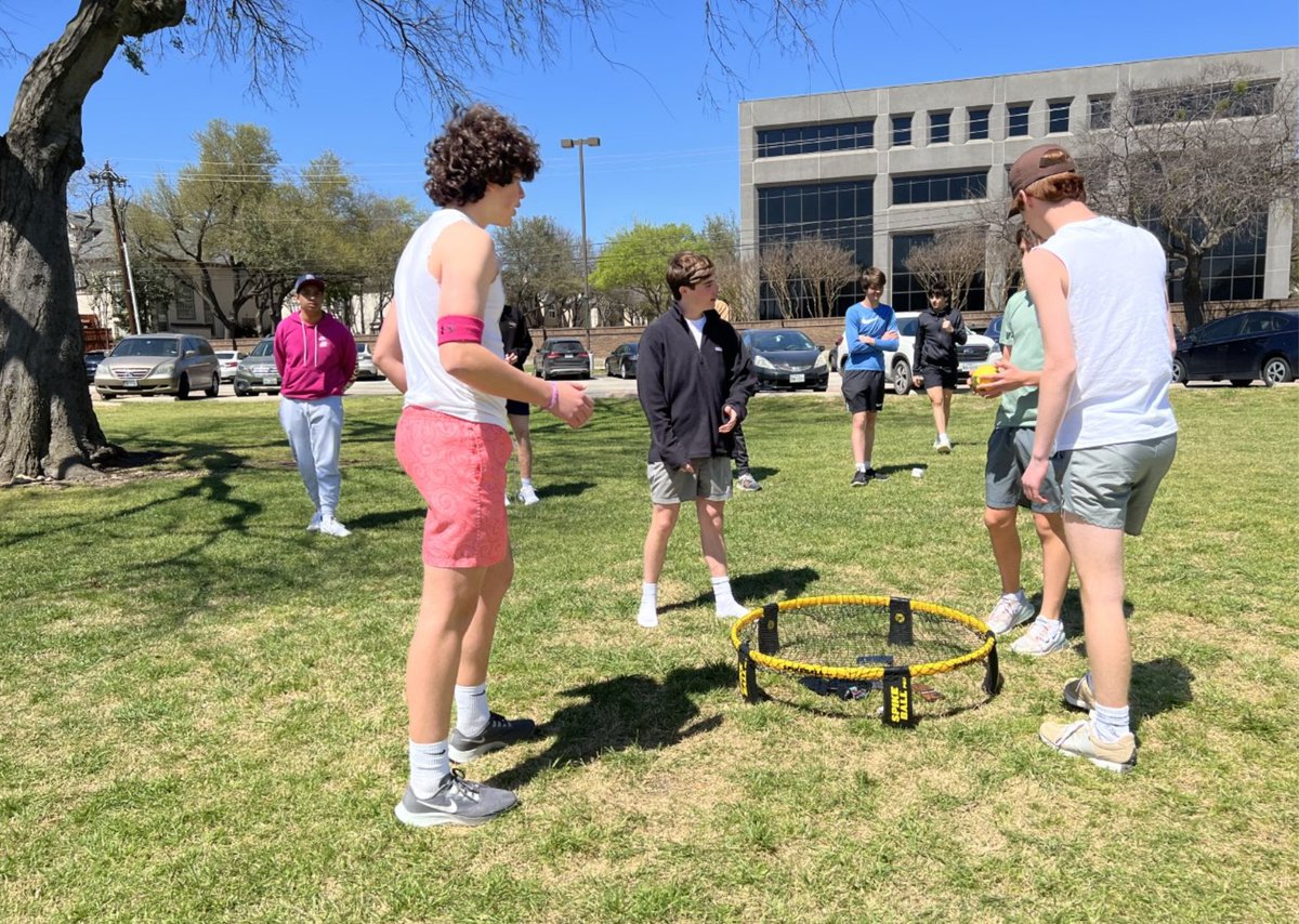 The Sophomores had a spikeball tournament and you can read all about it on Evergreen Online.
evergreen.greenhill.org/sophomore-spik…