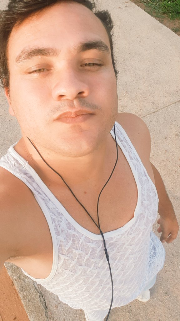 acosmooliveira2's tweet photo. Fazer caminhada além de reduzir as gorduras localizadas ajuda no estímulo do bem estar ! https://t.co/MPl4FaNIRB