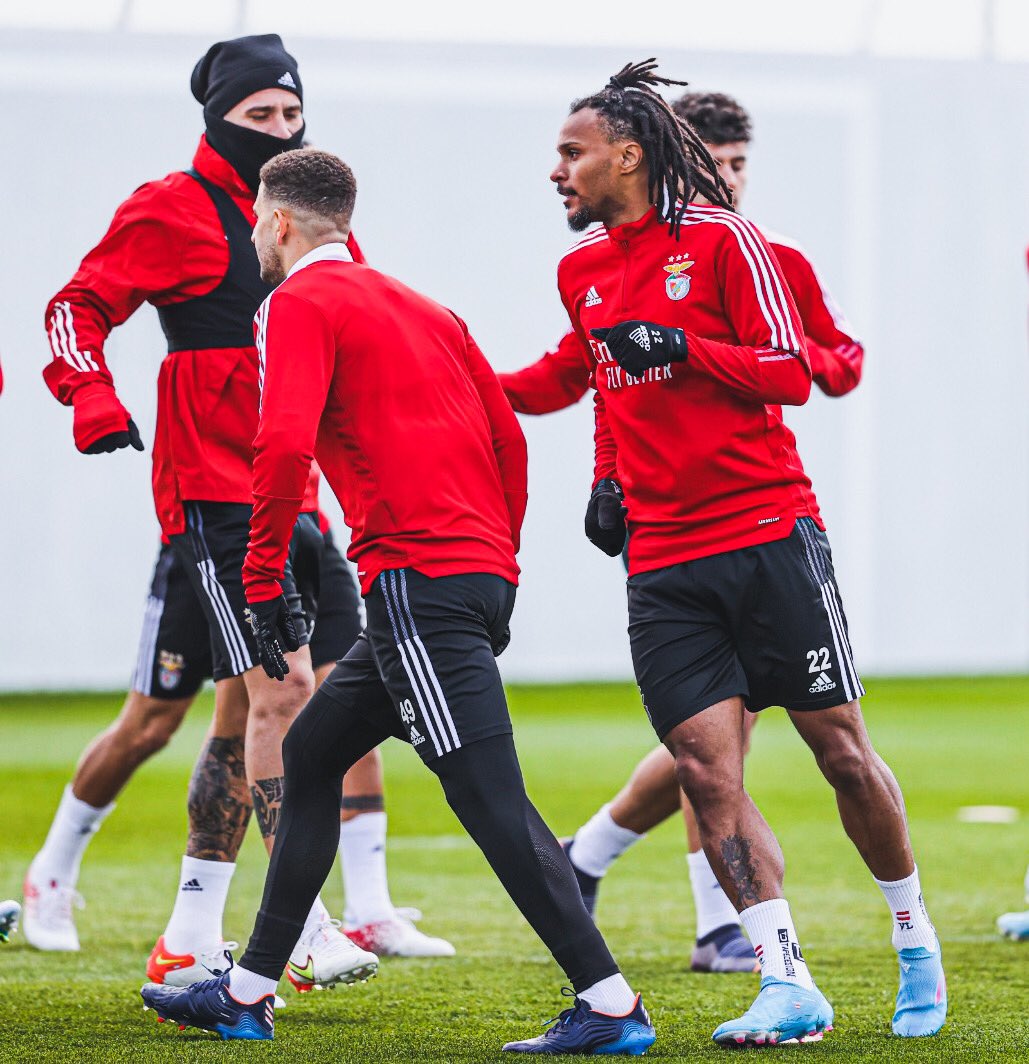 Another big night of football awaits us.
Let's do it together. 🦅 <a href="/SLBenfica/">SL Benfica</a>