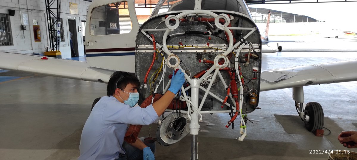 aaa_aviacion's tweet photo. Hoy desde nuestro taller de mantenimiento 🔧, cambio de motor en uno de nuestros aviones ✈️
Fórmate como Técnico en mantenimiento de Aeronaves en la mejor academia de aviación.
#LaAAA #TMA
https://t.co/iBXxSWzsAG https://t.co/6ph2dyiuQz