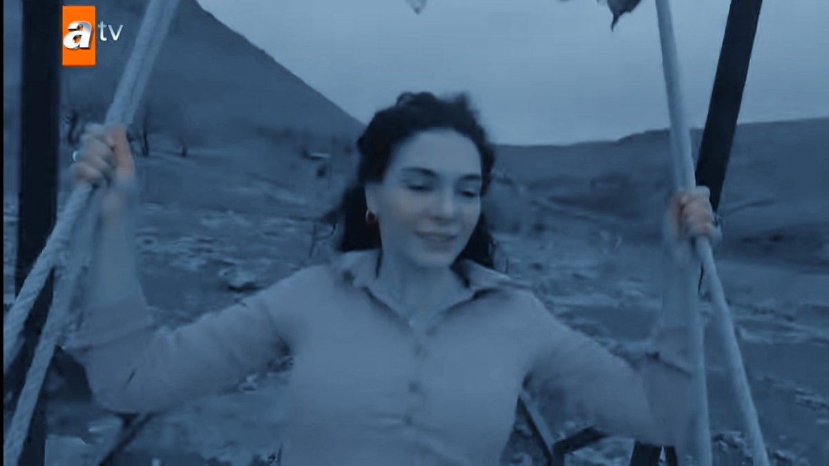 ReyyanArg's tweet photo. Flashbacks de la temporada uno que duelen con estas escenas :(

AZAT HEROE INESPERADO #Hercai https://t.co/iJ4pkFd43w